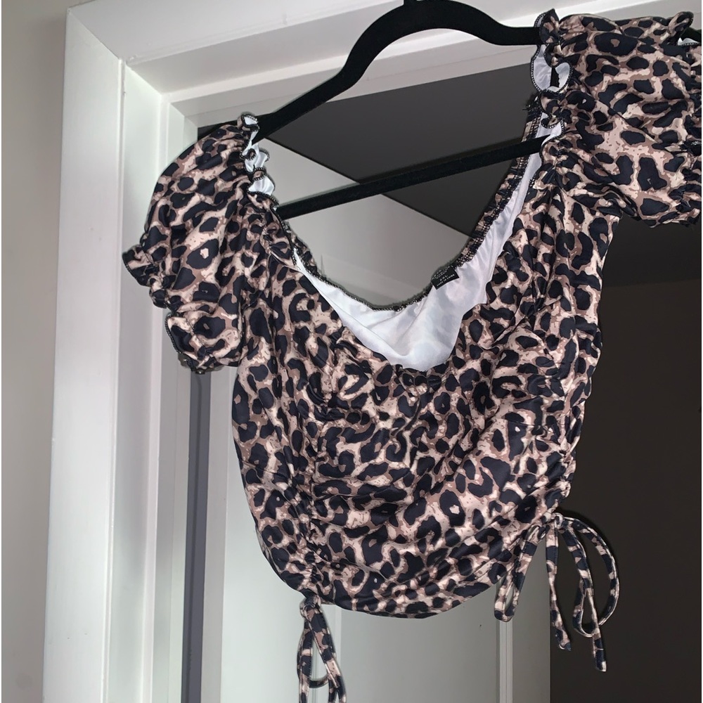 Leopard print crop top 2X